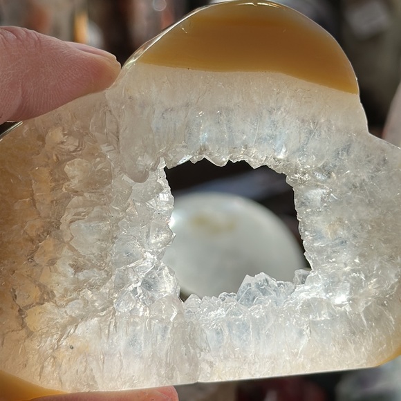 🔥SALE🔥 Agate Crystal Cloud Carving! - Picture 4 of 6